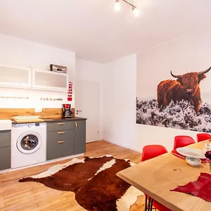 Modern & Spacious For Up To 8 Persons Wurzburg