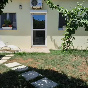 Maja Garden Apartment Zadar